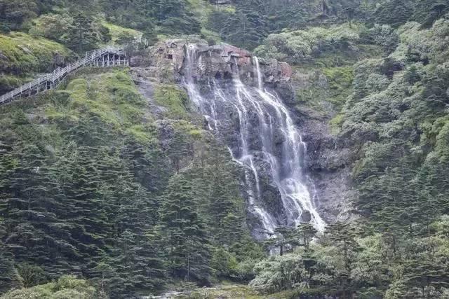 凭工地吃饭的人极多吗？游戏画面